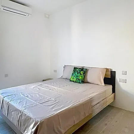 3br 3ba Bugibba & Ac & 3 Balconies & Wi-fi アパート *