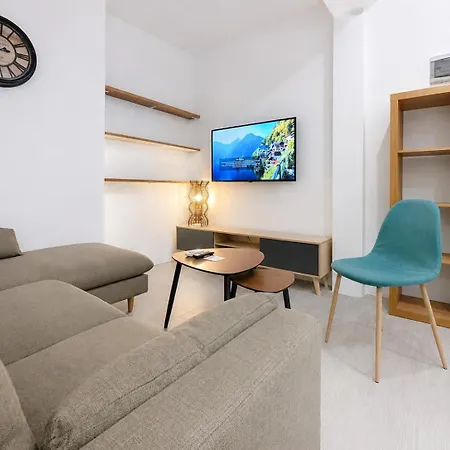 3br 3ba Bugibba & Ac & 3 Balconies & Wi-fi アパート セント・ポールズ・ベイ